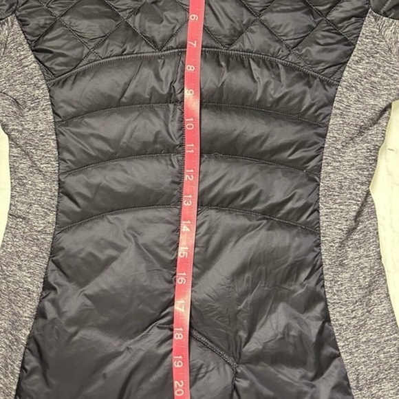 Lululemon Down For A Run Pullover - Size 4 in purple grape color - Picture 10 of 11